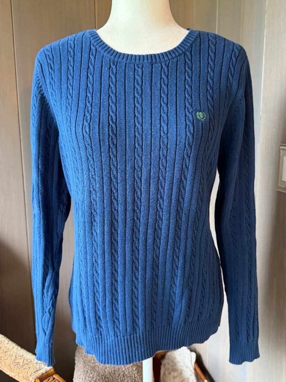 IZOD Cable Knit Crew Neck Sweater L